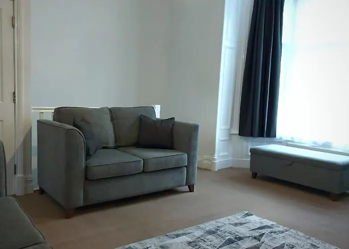 Stylish Apartment In City Centre With Parking