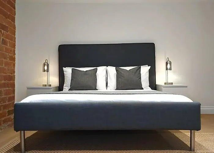 Stylish Apartment In City Centre With Parking
