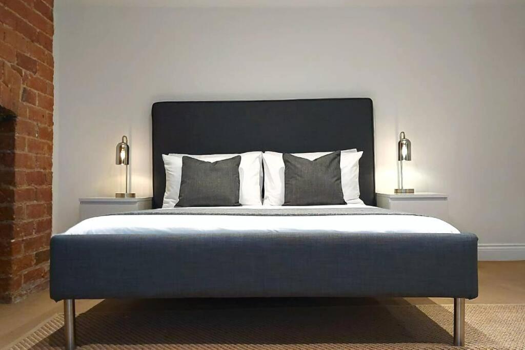 Stylish In Centre With Parking Preston (Lancashire)